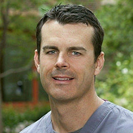 Chad Howard, enfermero registrado, licenciatura en ciencias de la enfermería