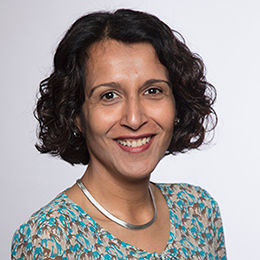 Dra. Rashmi Bhandari, doctorado