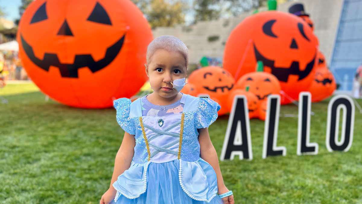 Sara as Cinderella at Lucile Packard Children's Hospital Trick-orTreat trail 